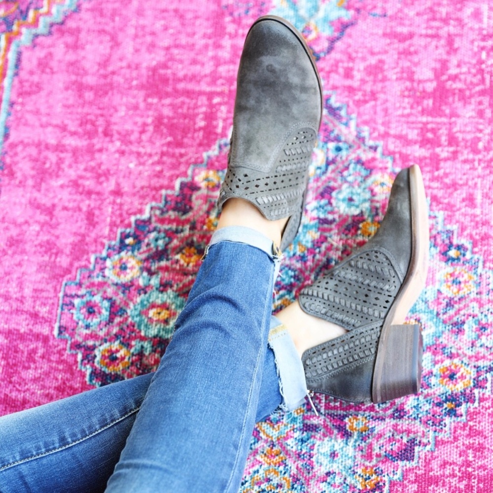 Vince Camuto Prasata Bootie (7.5)